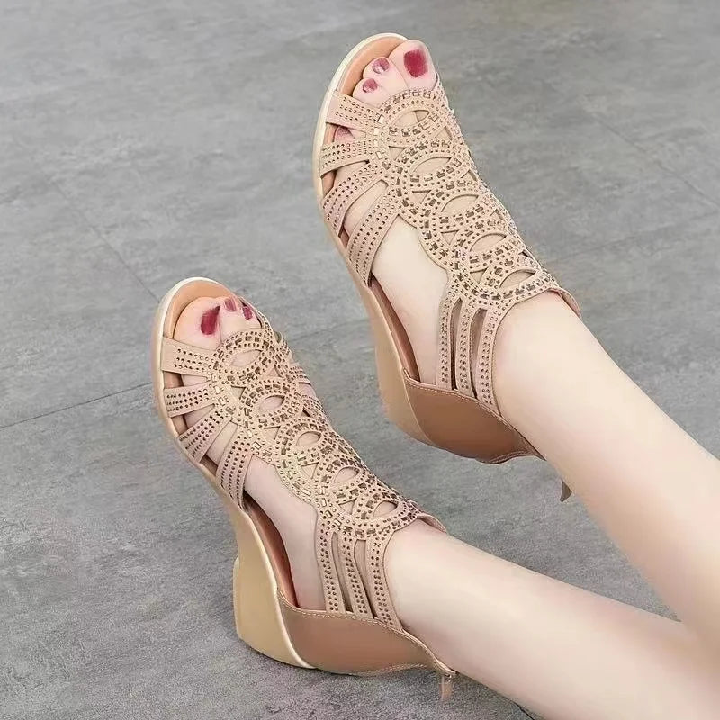 2024 verão novas sandálias romanas de couro macio feminino sola macia outwear sapatos de cunha moda casual designer sapato senhoras